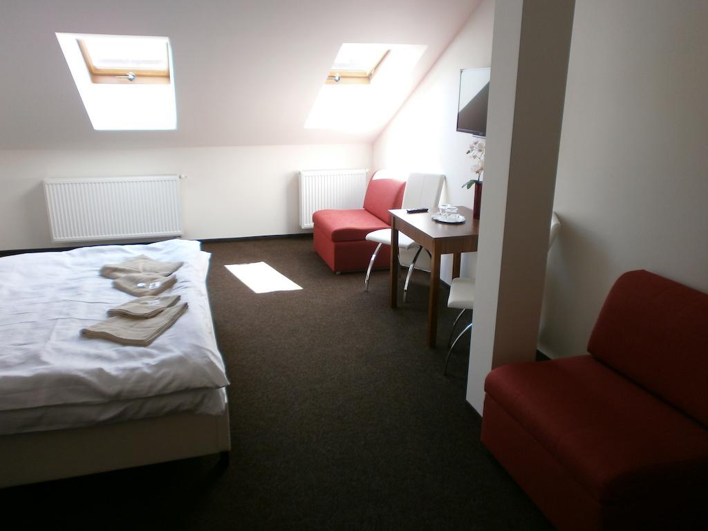 Hotel U Cisare Mělník Habitación foto