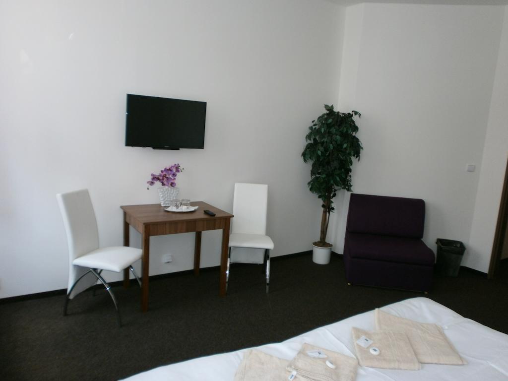 Hotel U Cisare Mělník Habitación foto