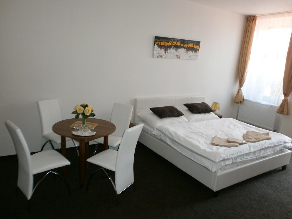 Hotel U Cisare Mělník Exterior foto