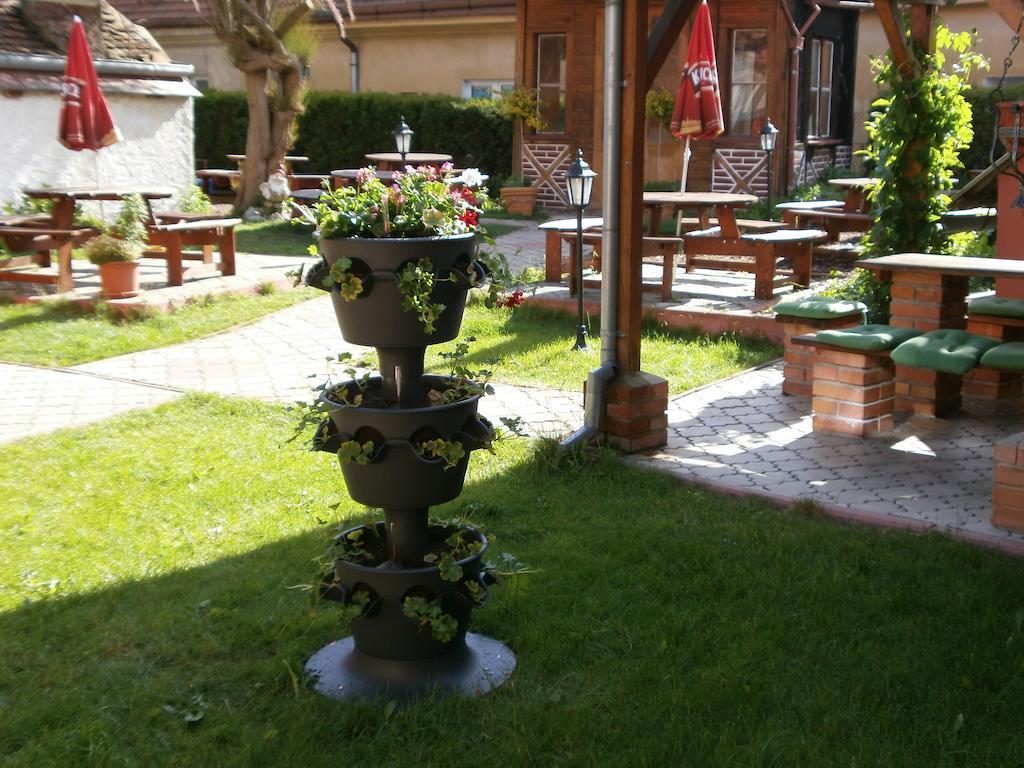 Hotel U Cisare Mělník Exterior foto